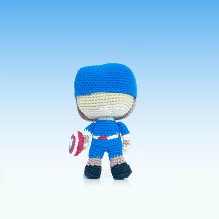 Captain America Amigurumi: L'Artigianato Italiano Incontra il Mondo dei Supereroi - immagine 3